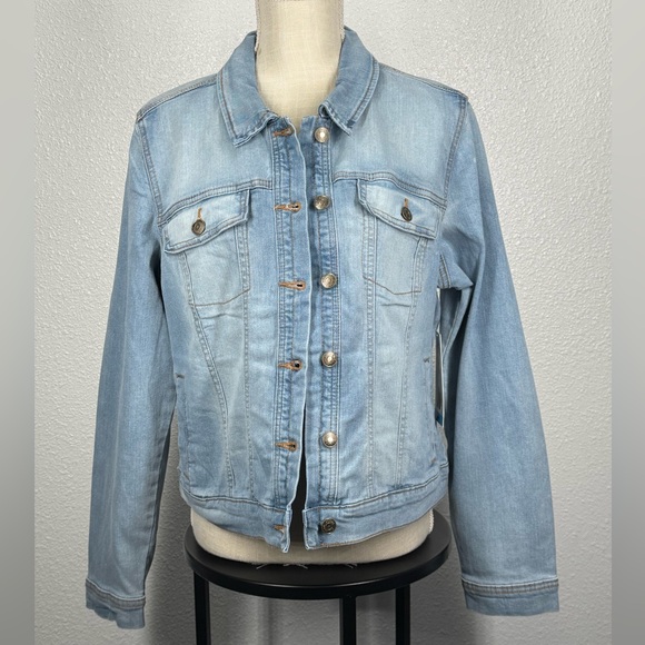 Social Standard By Sanctuary Jackets & Blazers - Social Standard by Sanctuary Light Wash Button Up Denim Jean Jacket Large